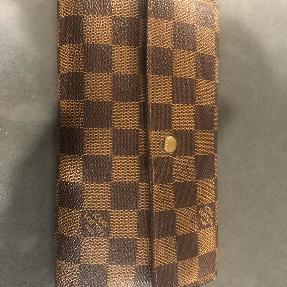 Used Louis Vuitton Damier long wallet